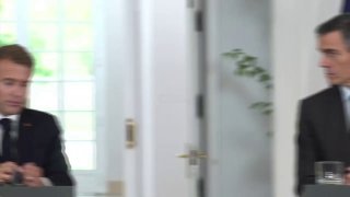 נשיא צרפת מקרון מגיב להתבטאות של ראש ממשלת בריטניה היום על...
