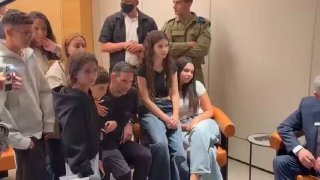 אחד מהאזרחים שסייעו בהצלת המטוס מעיד על הרגעים הדרמטיים...