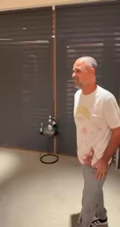 המפגש של הגיבור עם ראש הממשלה...