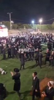 עימותים מול כלא 10: מחאה אלימה התפתחה בין שוטרים למפגינים...