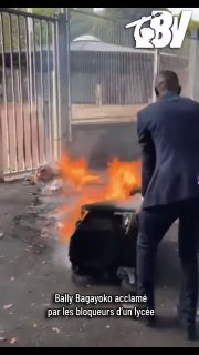 ראש העיר של סיינט דניז, פרבר בפאריז(שכולל בתוכו את האצטדיון...