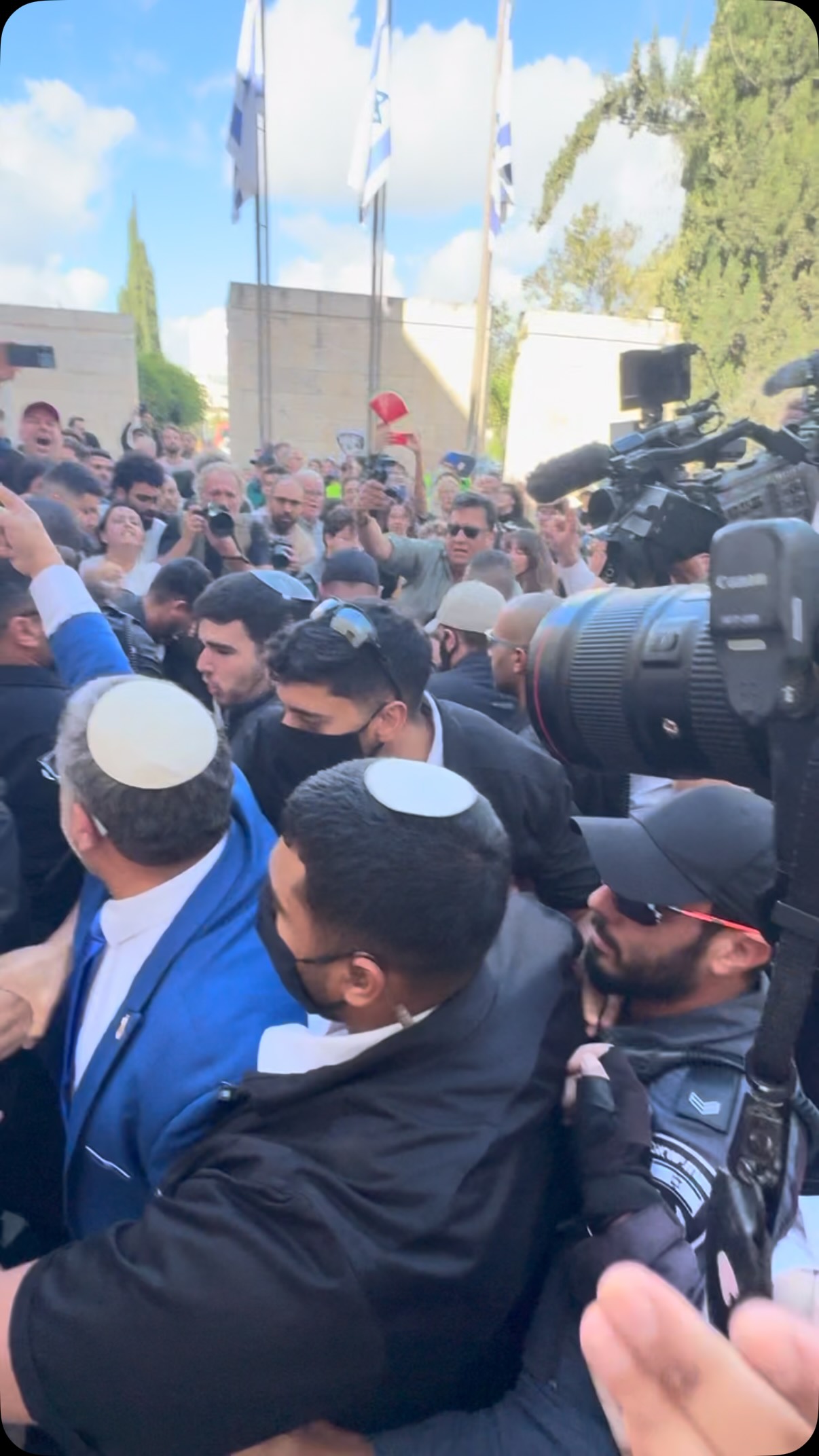 מול תומכי הטרור ממפלגת בל״ד, בבקשה של עוצמה יהודית לפסול את...