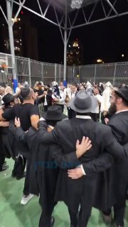 הקפות שניות של בית חבד אגמים נתניה. עם לב לבייב...
