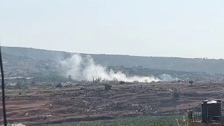ד.ע: ארטילריה ישראלית מפגיזה את העיירה אל-מנסורי, בדרום לבנון...