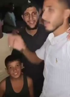 ״רמסנו אתכם ושלפנו אתכם מהטנק״: עזתים, מבוגרים וילדים מתגאים...