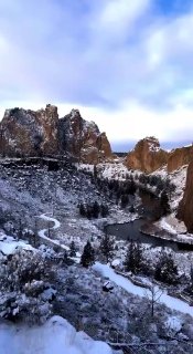 ארה"ב: הפארק המדינתי סמית' רוק (Smith Rock) במרכז אורגון...