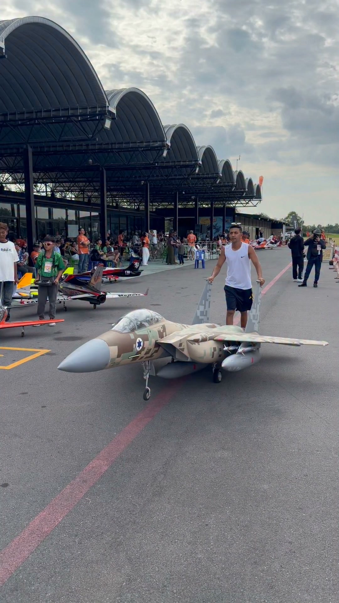 F-15 לג'נטלמנים...