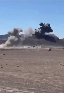 דיווחים על תקיפות סביב מיצר באב אל מנדב נגד מטרות חות׳יות...
