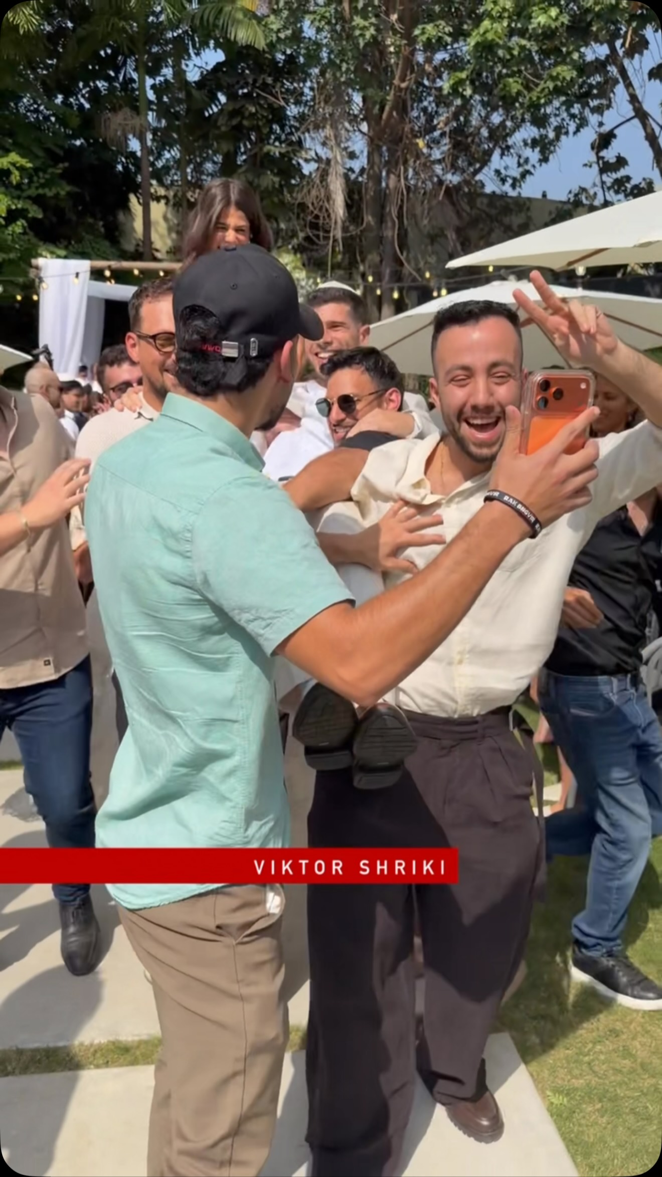 מרדכי דוד חוסם את עידו גבעוני ביום חתונתו לכבוד היום הולדת של...