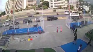 סרטון מפחיד מראה את עוצמת רעידת האדמה בעוצמה 7.6 שפקדה את פנמה...