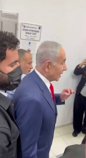 נתניהו הגיע לעדות מנדלבליט במשפטו: ״האמת תצא לאור״...