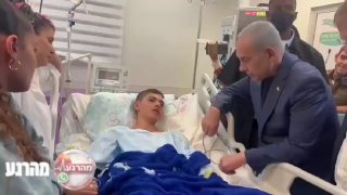 "הוא פתח את ההברגה - ואז זה התפוצץ": נתניהו מבקר פצועים מהאסון...
