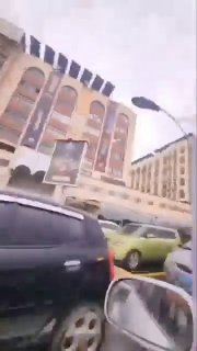 צפו בתיעודים מהתקיפות הסעודיות בצנעא, בירת תימן, מוקדם יותר...