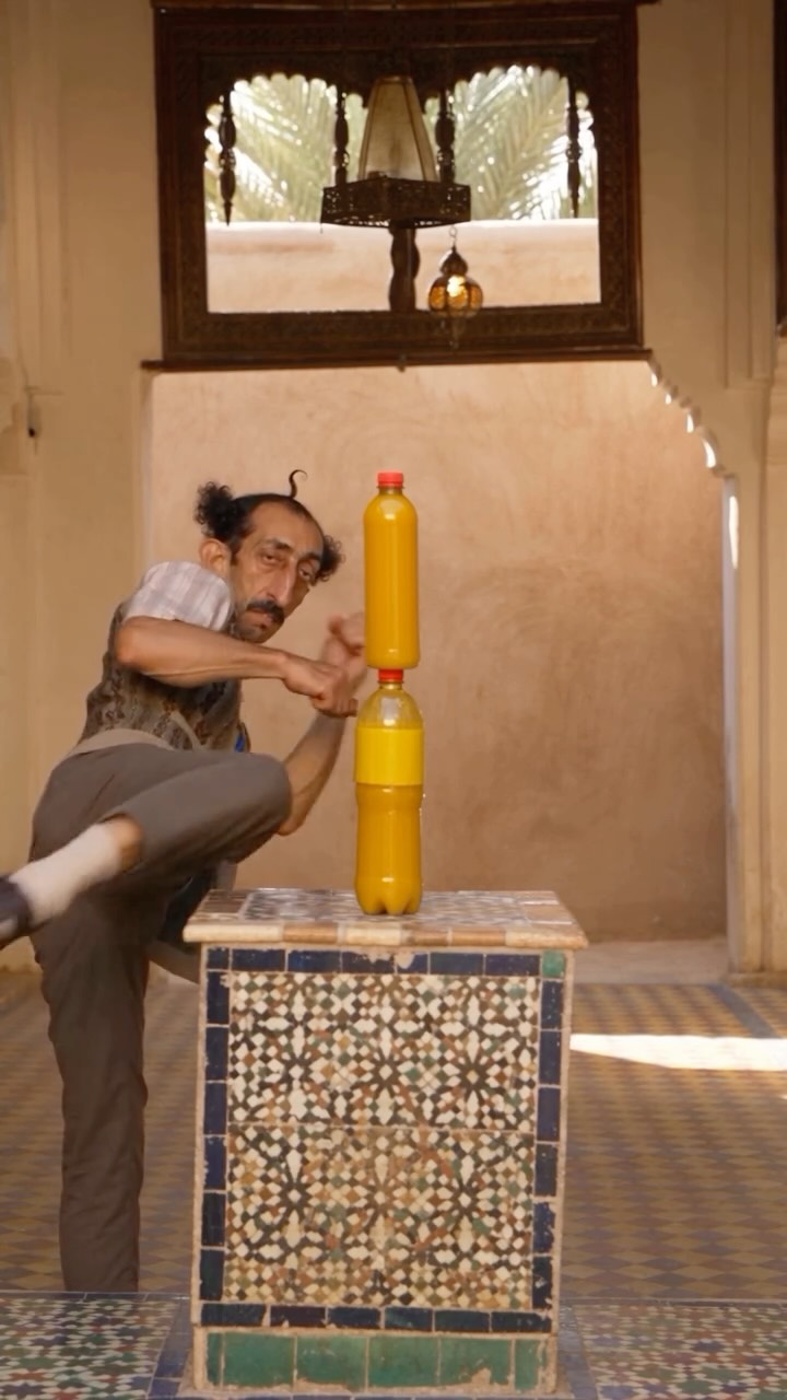 ג'קי צ'אן התלמיד שלי. הוא לא היה ממש טוב 🥋🌿...