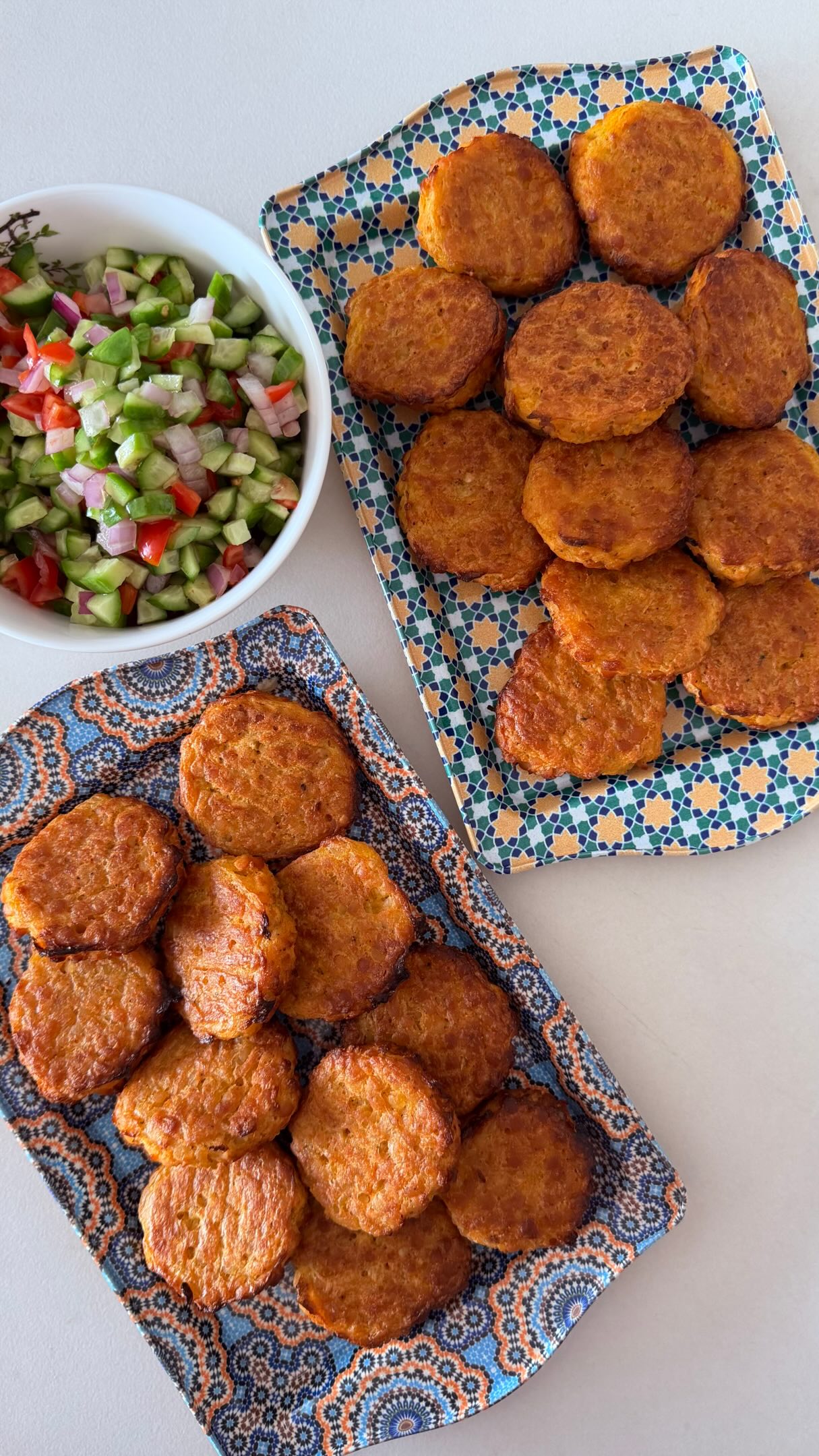 קציצות עדשים כתומות וגזר אפויות בתנור ומלאות בערכים תזונתיים...