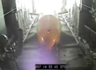 האם טראמפ ישתמש בפצצה החזקה ביותר בידי הצבא האמריקני - 10.3 טון...