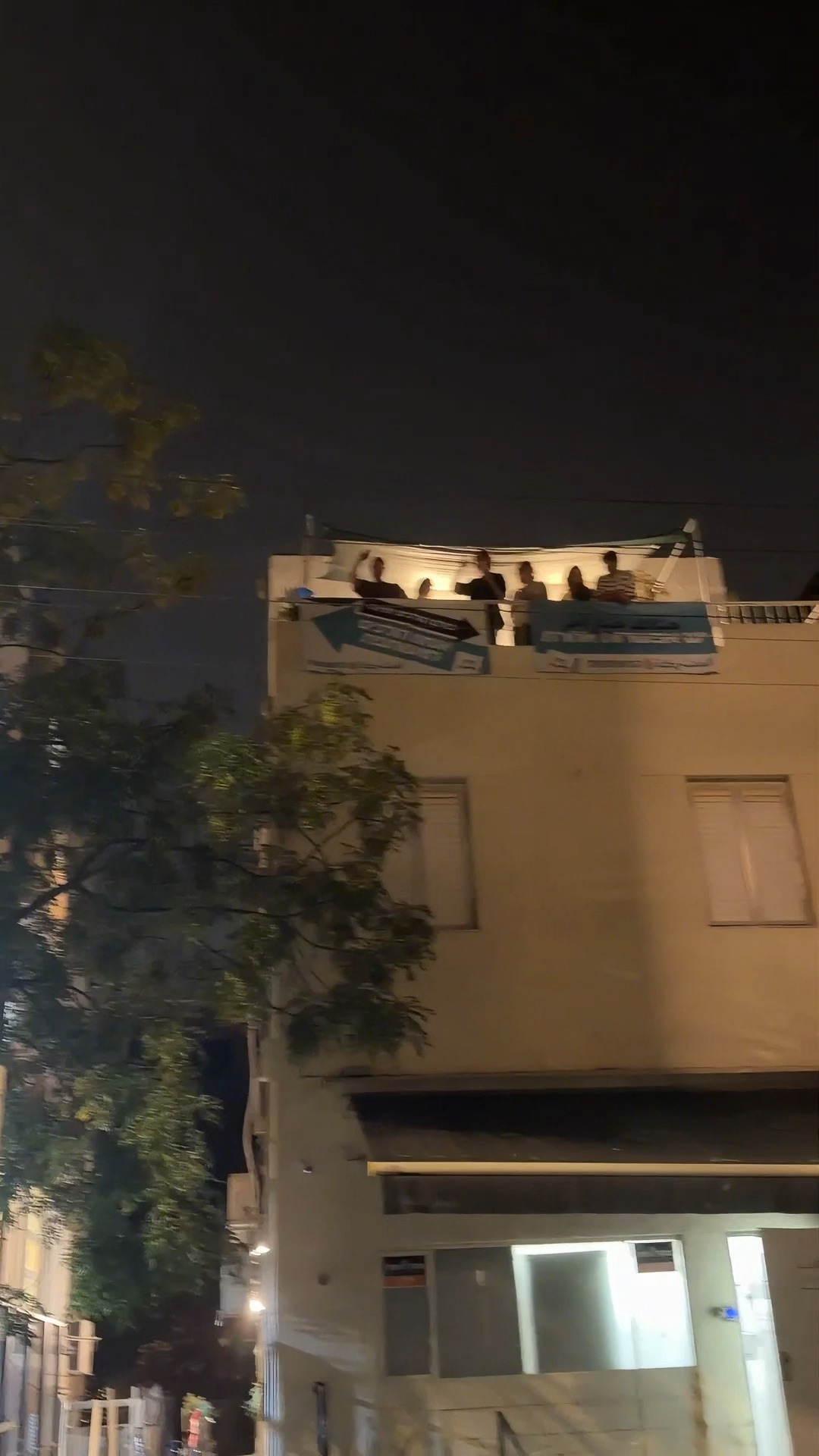 המואזין ברחובות תל אביב...