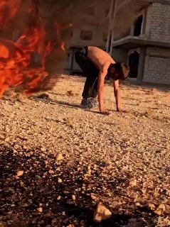 אימוני קושי והישרדות של בית הספר לאמנויות לחימה בסוריה...