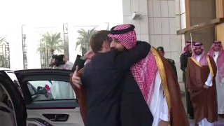 מקרון נפגש עם יורש העצר הסעודי | נשיא צרפת עמנואל מקרון הגיע...