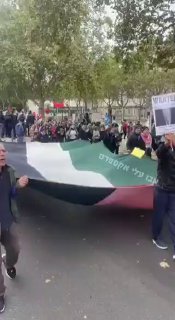 הפגנה כעת בעיר אורליאנס בצרפת - "תיכוניסטים"......