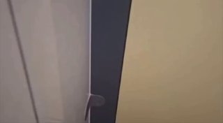 התיעוד הזה מגיע אלינו ממלזיה. תלמיד בן 16 תקף עם גרזן מורים...