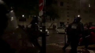 המחאות בפריז נמשכות !...