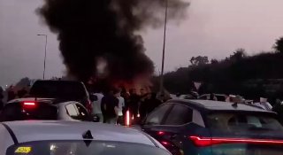 מחאת פתע בכביש 6 | מפגינים דרוזים הציתו אש, עומסי תנועה באזור...