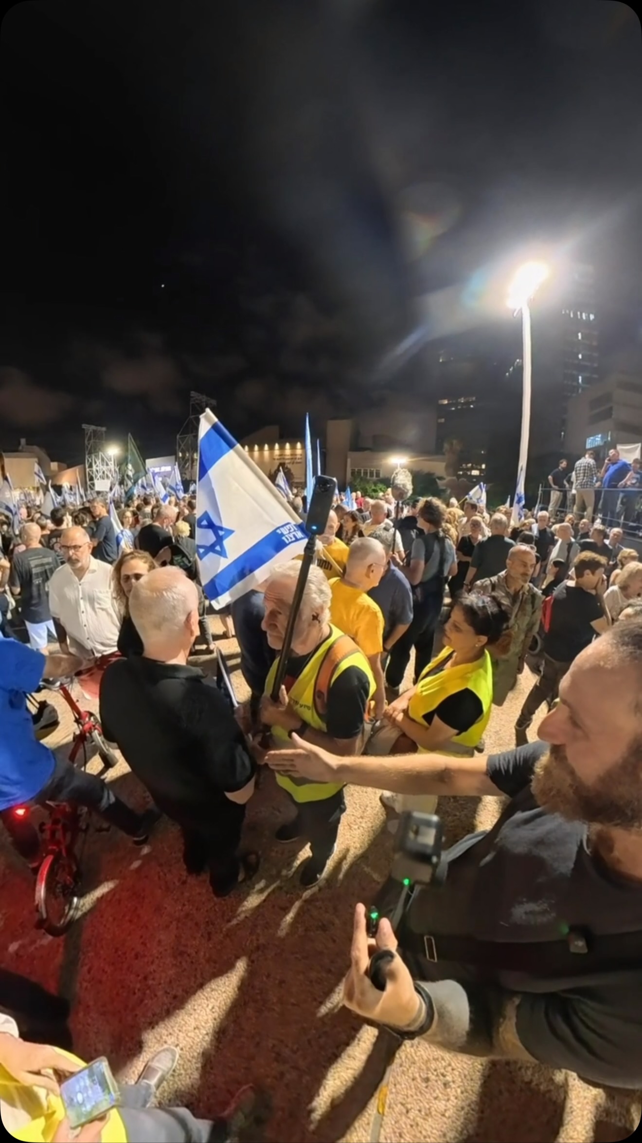 אנשי השאלום שמאל ימין פוריו...