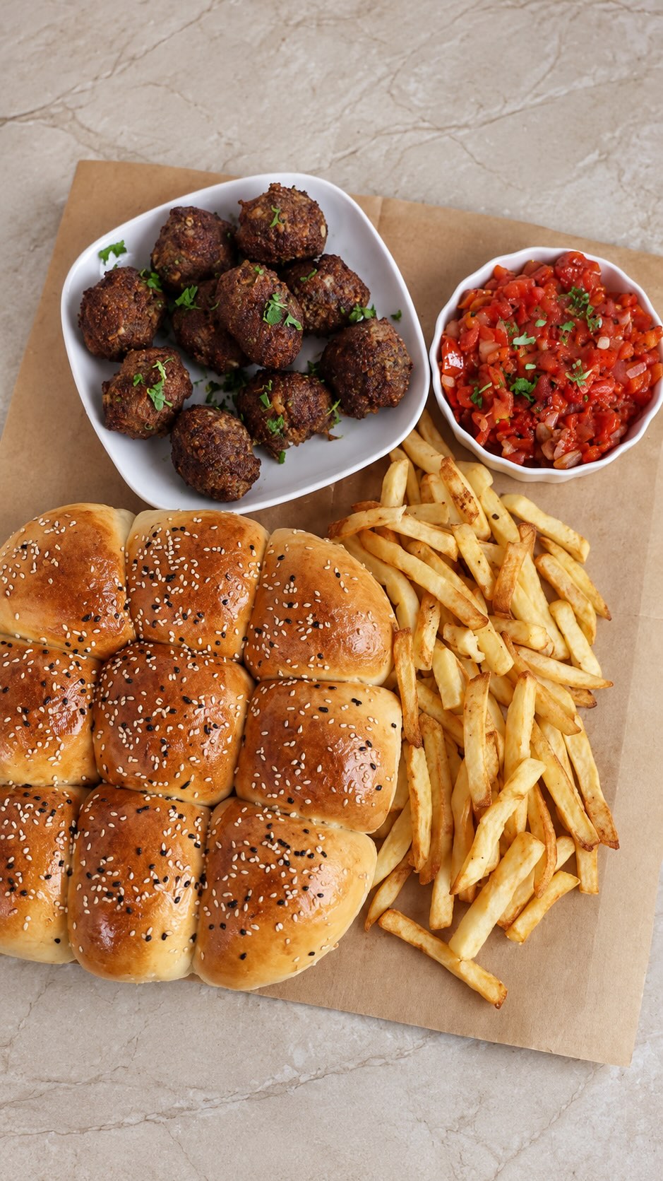 לחם עננים, קבב וסלט קלוי יש פה ביססס של החייםםםם! 🤤...